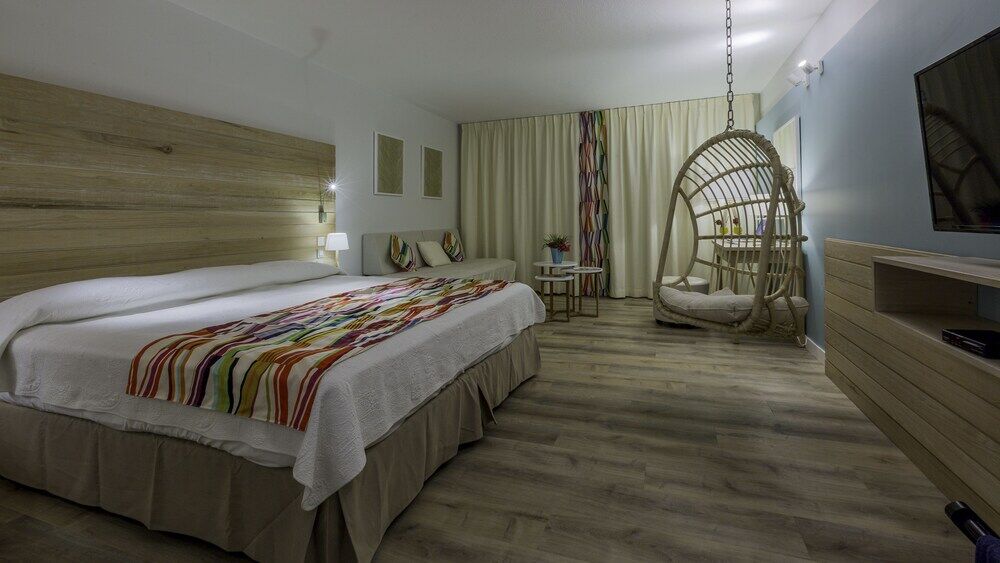 La Playa Orient Bay Hotel Buitenkant foto